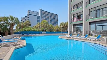 Sisäuima-allas, lämmitetty uima-allas