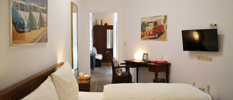 2 habitaciones, escritorio, wifi y ropa de cama