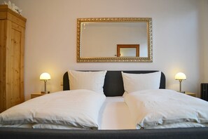 2 habitaciones, escritorio, wifi y ropa de cama 