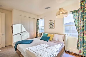 4 bedrooms, desk, iron/ironing board, travel cot