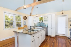 Private kitchen - Stay @ Moondance on Isle of Palms! (Isle of Palms)