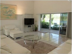 Smart TV, DVD player, books, stereo