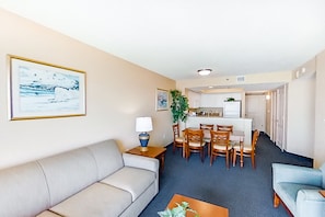 TV, DVD player, video library - 4th-floor oceanfront snowbird-friendly condo with pool, hot tub, & AC (Myrtle Beach)