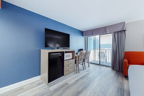 Iron/ironing board, Internet, bed sheets