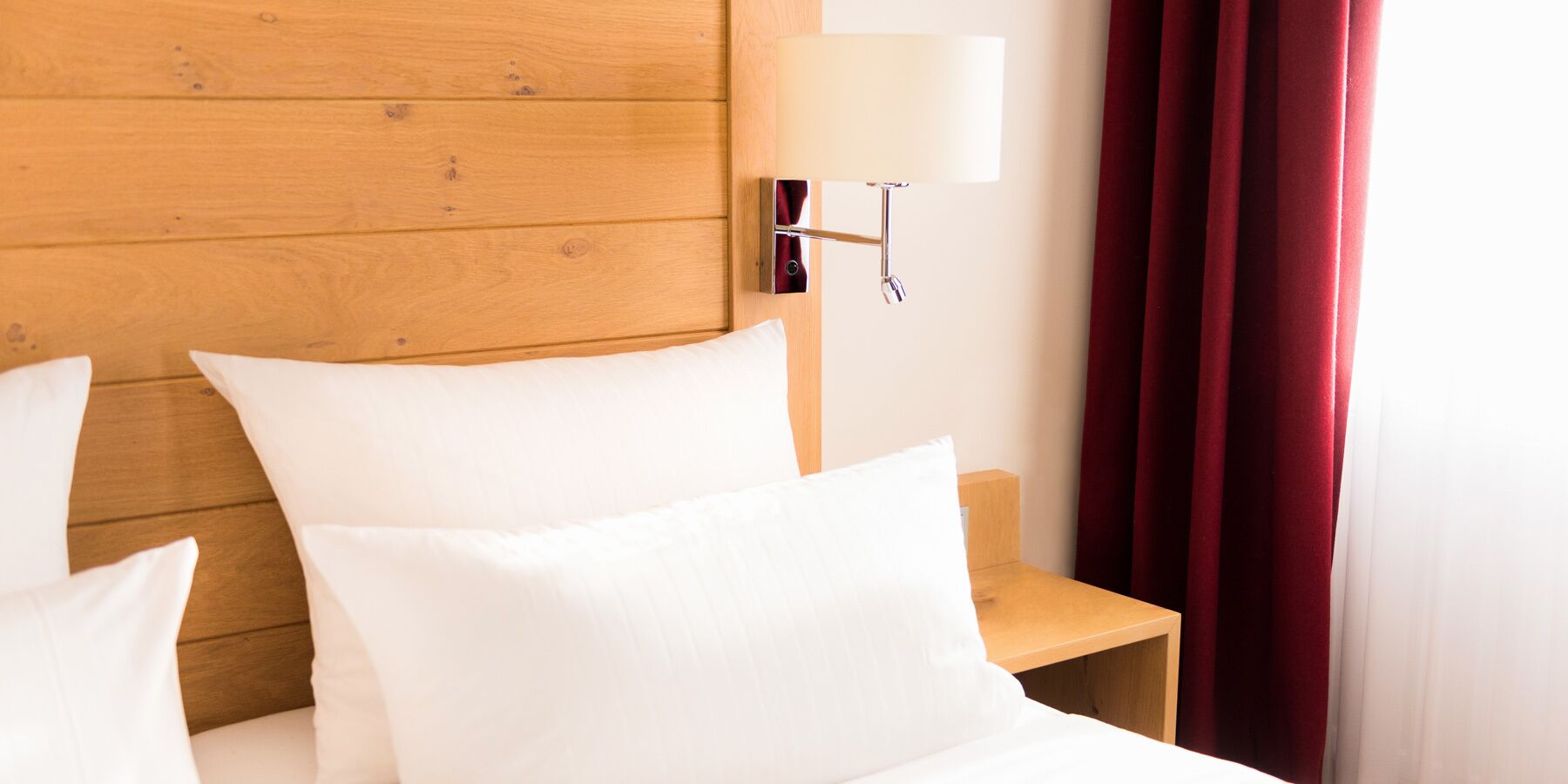 Comfort-rum | Sängtillbehör av högsta kvalitet, duntäcken och minibar