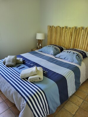 1 chambre, literie fournie