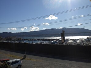 Standaard driepersoonskamer, niet-roken | Uitzicht op het water