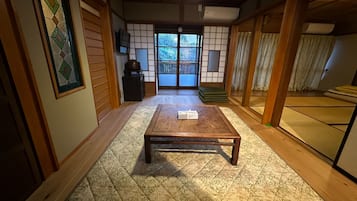 Presidential Studio Suite, Non Smoking | Iron/ironing board, bed sheets