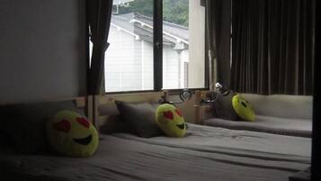 Standard Triple Room, Non Smoking | Iron/ironing board, bed sheets