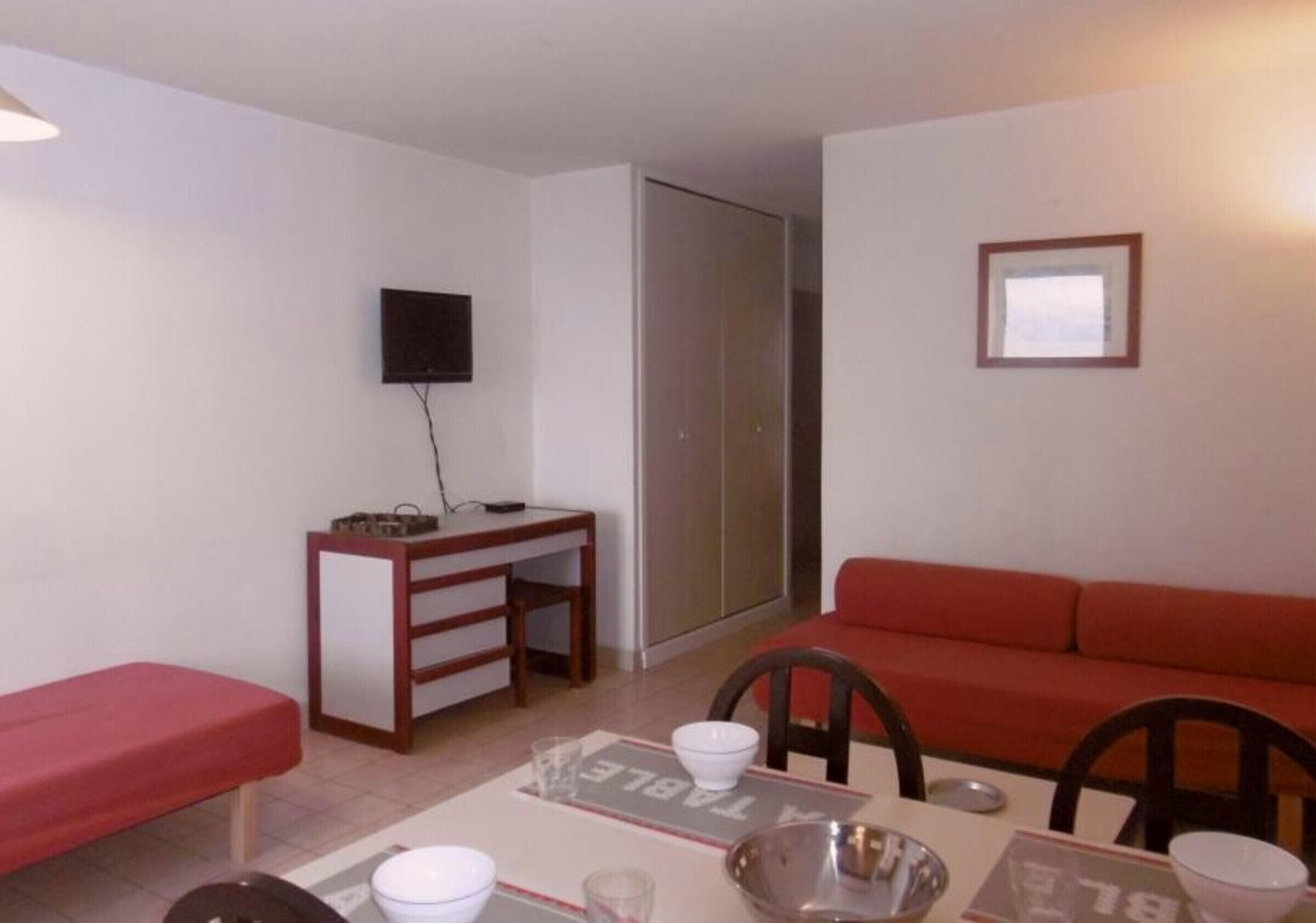 Rez De Jardin 38m² à Sète Avec Vue Mer Et Parking Privé - Sète