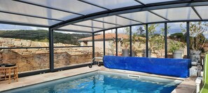 Piscine couverte, piscine extérieure