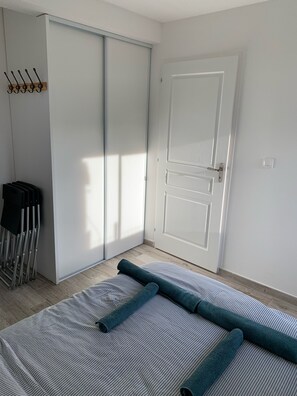 3 chambres, fer et planche à repasser, Wi-Fi gratuit, draps fournis