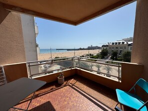 Property grounds - Beachfront Studio with Garage, Near Attractions (Les Sables-d'Olonne)