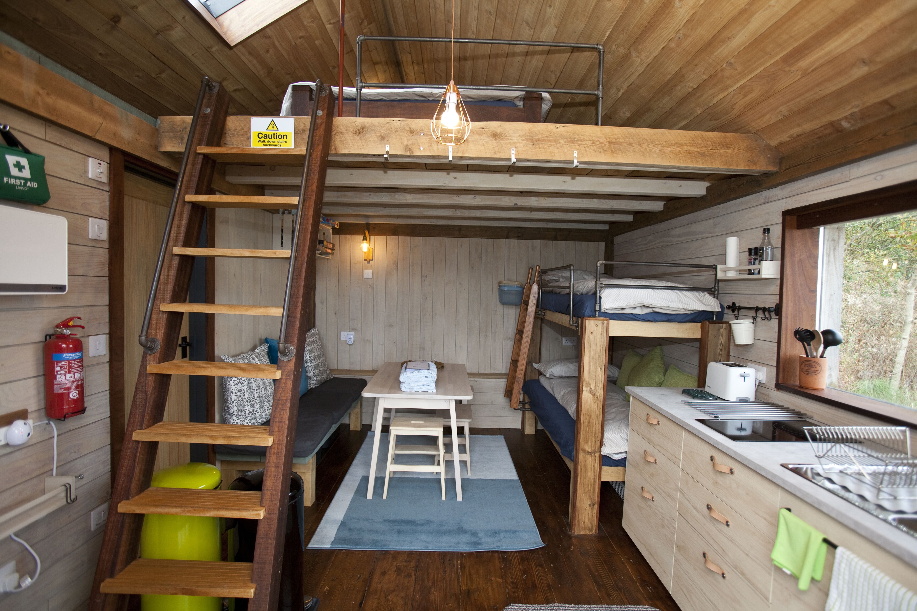 雪櫃、微波爐、焗爐、爐具