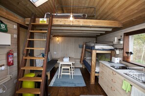 Fridge, microwave, oven, stovetop - for nature lovers (Luccombe)