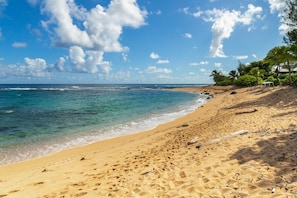 House, 3 Bedrooms | Beach | On the beach