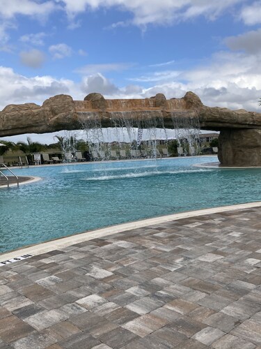 New, fully furnished 2bed/2bath condo directly on Lakewood National GC.