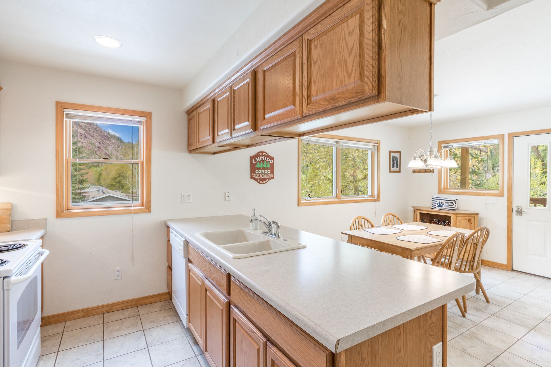 Refrigerador, microondas, horno y lavavajillas 