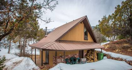 Secluded Cabin | Close to Downtown Ouray | Couple's Retreat | STR2025-068
