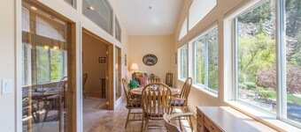 Unbeatable Location - Across from Ouray Hot Springs - Walk to Downtown