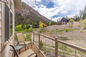 Terrace/patio - Walk to Downtown - Across from Ouray Hot Springs - Townhome with Balcony (Ouray)