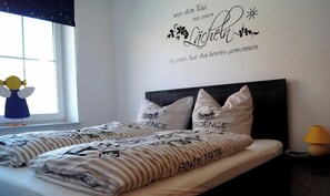 3 chambres, fer et planche à repasser, lit parapluie, Wi-Fi gratuit
