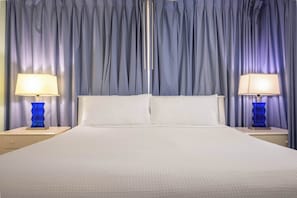 2 bedrooms, iron/ironing board, WiFi, bed sheets - The Tortuga at Sunrise Suites - Balcony & Pool (Key West)