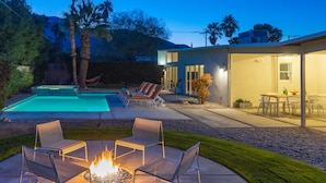 Unclassified image, 4 of 30, button - Papillon Palm Springs – Classic Alexander Butterfly (Palm Springs)