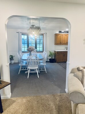 Interior - Stay in the heart of Amish country. Close to many popular attractions, (Leola)