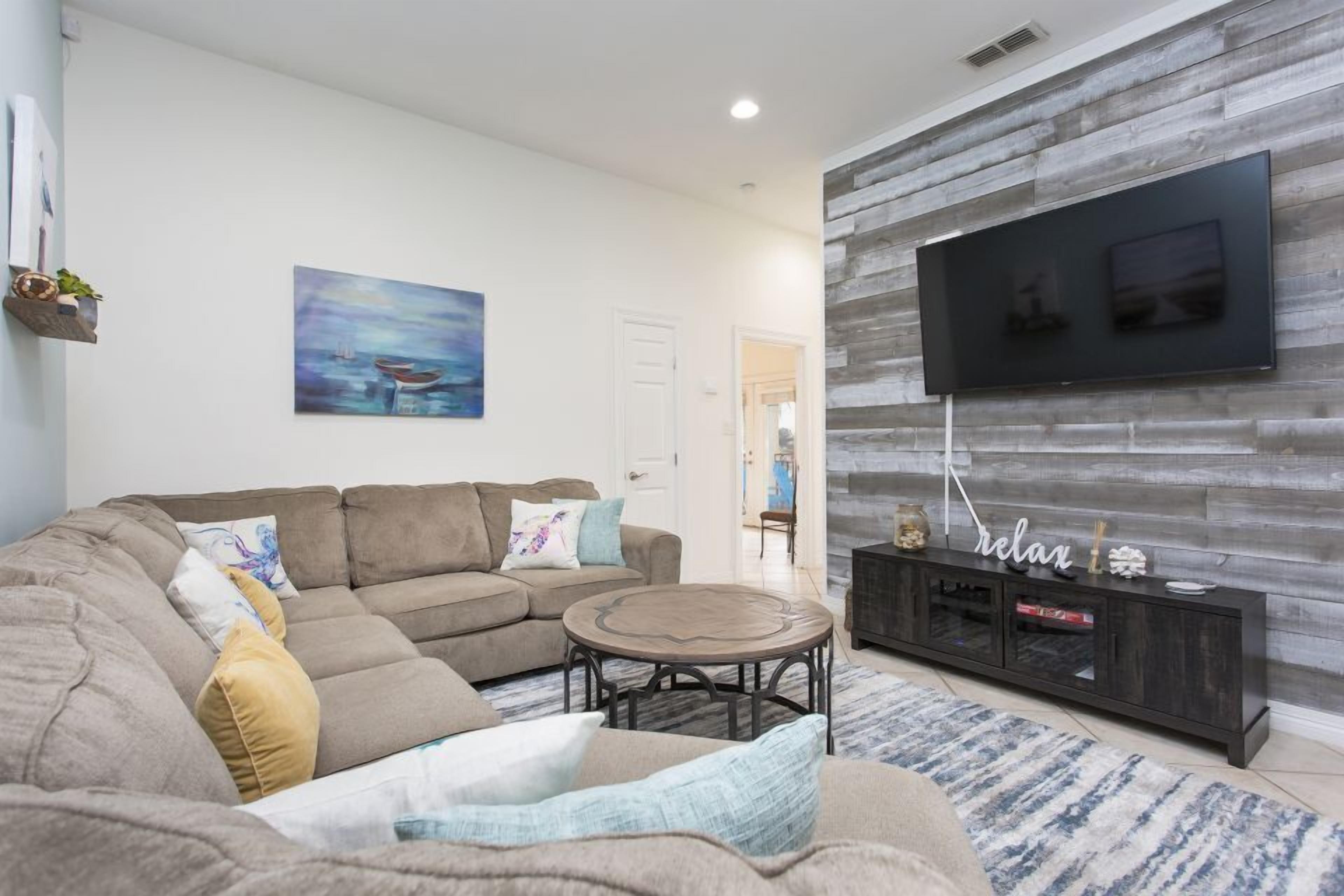 Cara Del Sol 4 - Family-friendly walk-up;Near beach;Pool