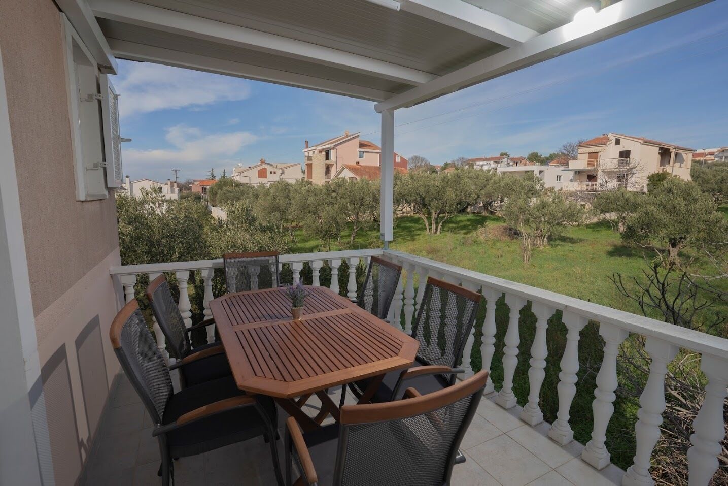 تناول الطعام بالخارج