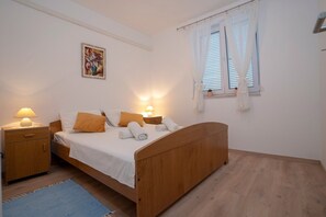 1 bedroom, WiFi, bed sheets