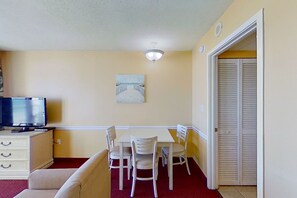 TV, DVD player - 5th-floor oceanfront condo with beach & ocean views, pools, hot tubs, lazy river (Myrtle Beach)
