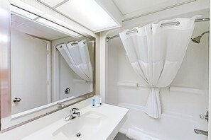 Hair dryer, towels - 15th-floor oceanfront condo with great views, hot tubs, pools, lazy river & gym (Myrtle Beach)