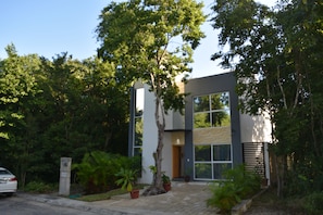 Exterior - Modern Rustic Home/Secluded and Fully Equipped.  (Puerto Morelos)