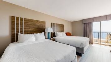 Ferros/tábuas de passar roupa, acesso à internet, roupa de cama