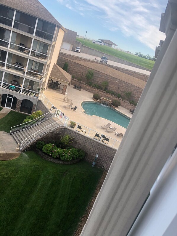 Outdoor pool, a heated pool - 3 Bedroom 2 Bath Lands End Condo, mm 19. Next to pool. Best complex at the Lake! (Osage Beach)