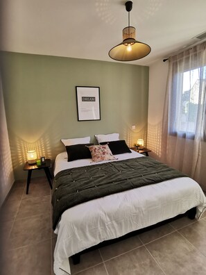 3 chambres, fer et planche Ă repasser, Wi-Fi, draps fournis
