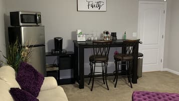 Téléviseur, sélection de musique, sélection de films, chaîne audio