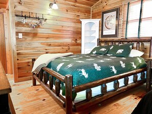 2 bedrooms, desk, iron/ironing board, travel crib