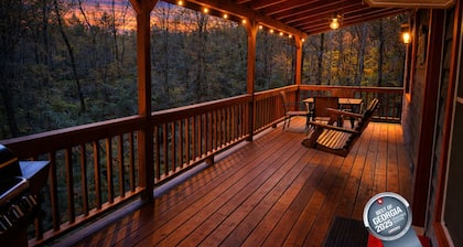 Guest Favorite! 719 FIVE Star Reviews | Pet Friendly | Walking Trail | Firepit