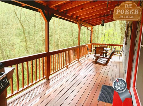 Guest Favorite! 701 FIVE Star Reviews | Pet Friendly | Walking Trail | Firepit