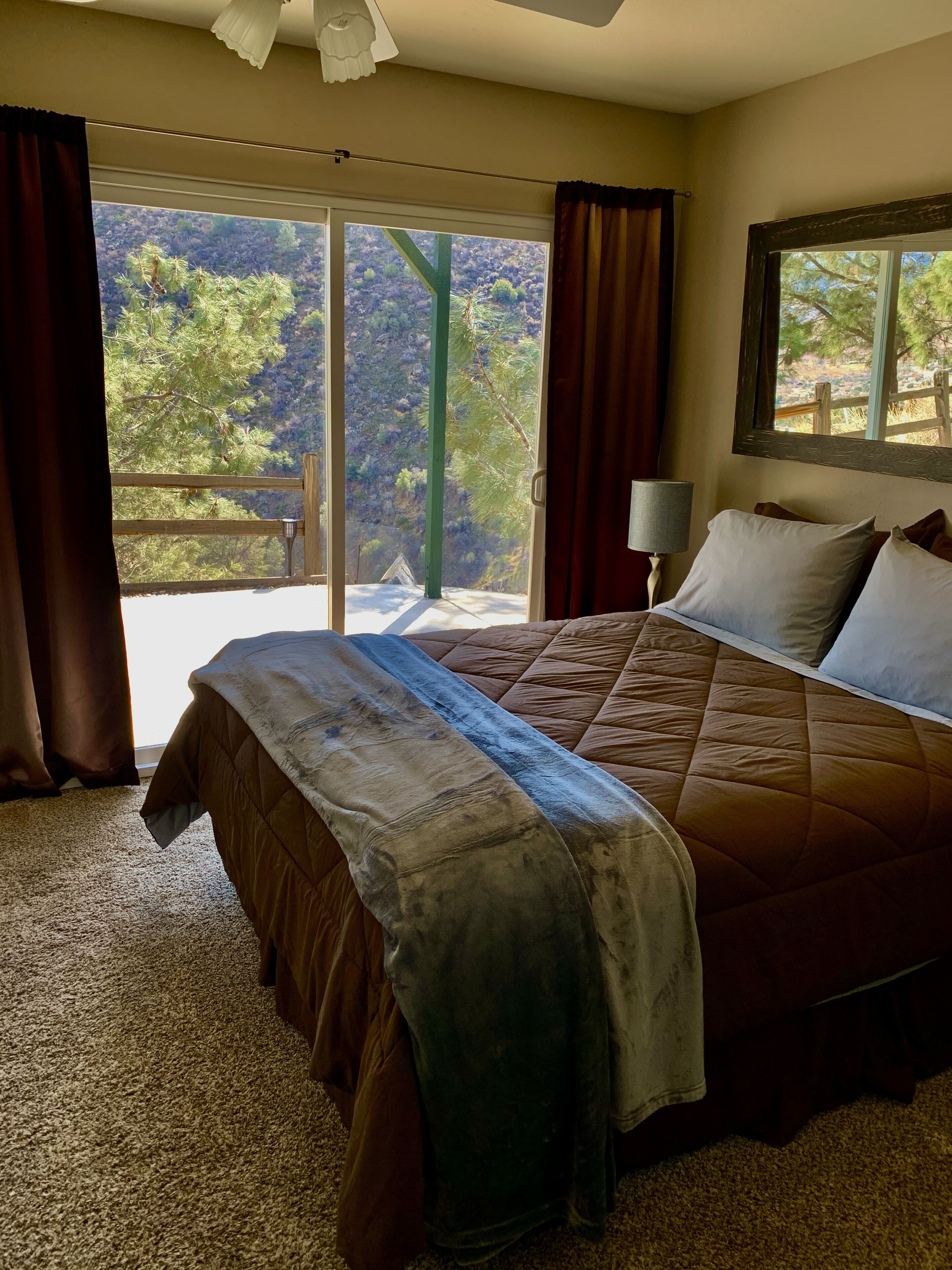 2 makuuhuonetta, silitysrauta/-lauta, ilmainen Wi-Fi, vuodevaatteet