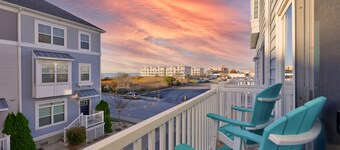 DownByTheBay_107- Spacious Beach Home 4BR/3.5BA @Broad Marsh/Pool/Steps to Beach