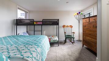 4 chambres, fer et planche à repasser, Wi-Fi gratuit, draps fournis
