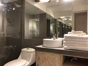 Elite-huoneisto | Kylpyhuone | Suihku