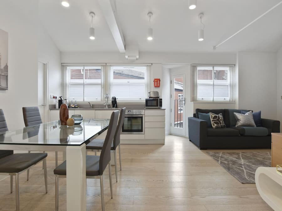 Appartement, 2 slaapkamers | Woonruimte | Een flatscreentelevisie