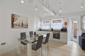 Apartment, 2 Bedrooms | Living area
