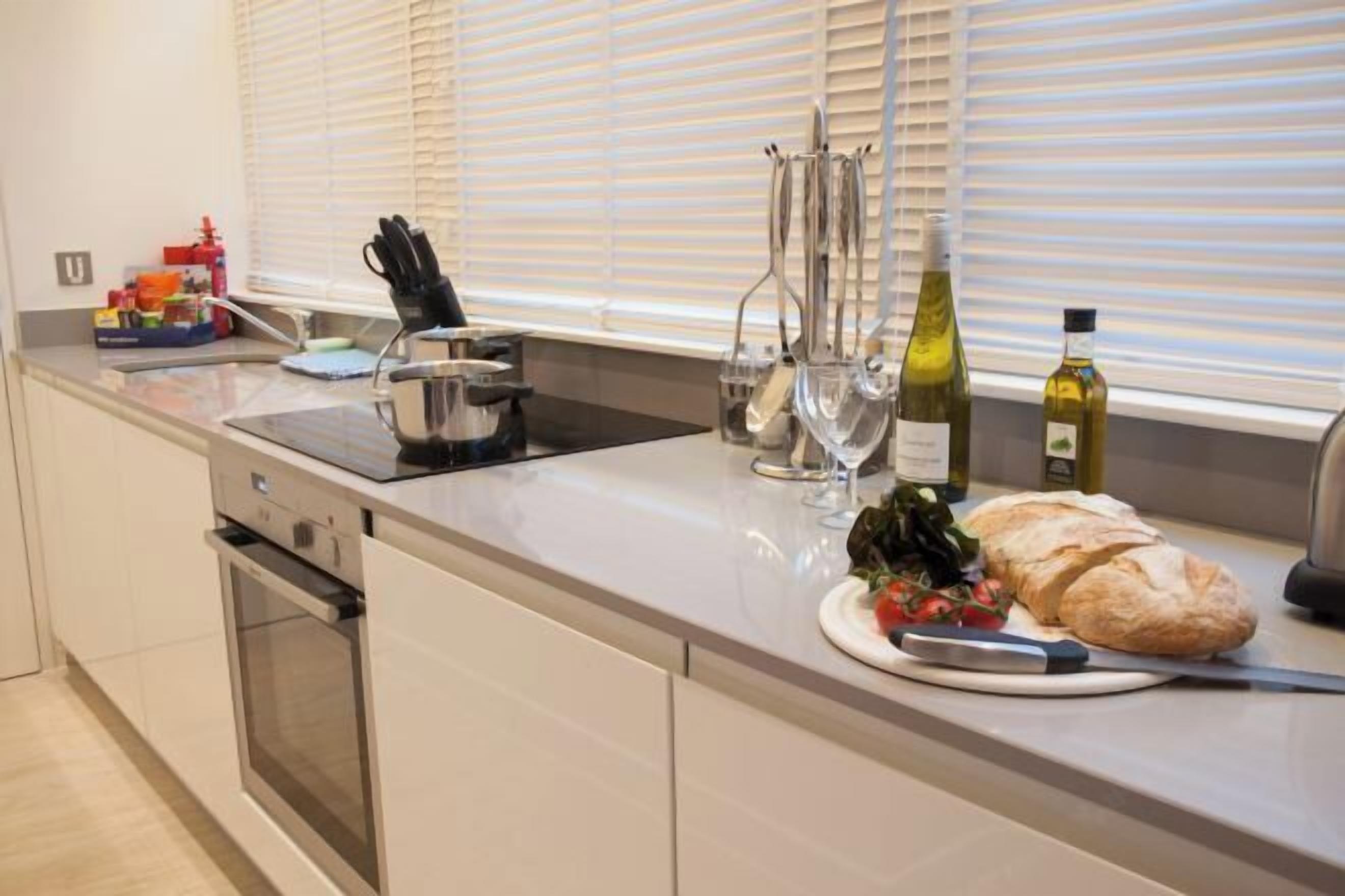 Privékeuken | Een koelkast, een microgolfoven, een oven, een vaatwasser