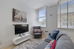 Apartment, 1 Bedroom | Living area